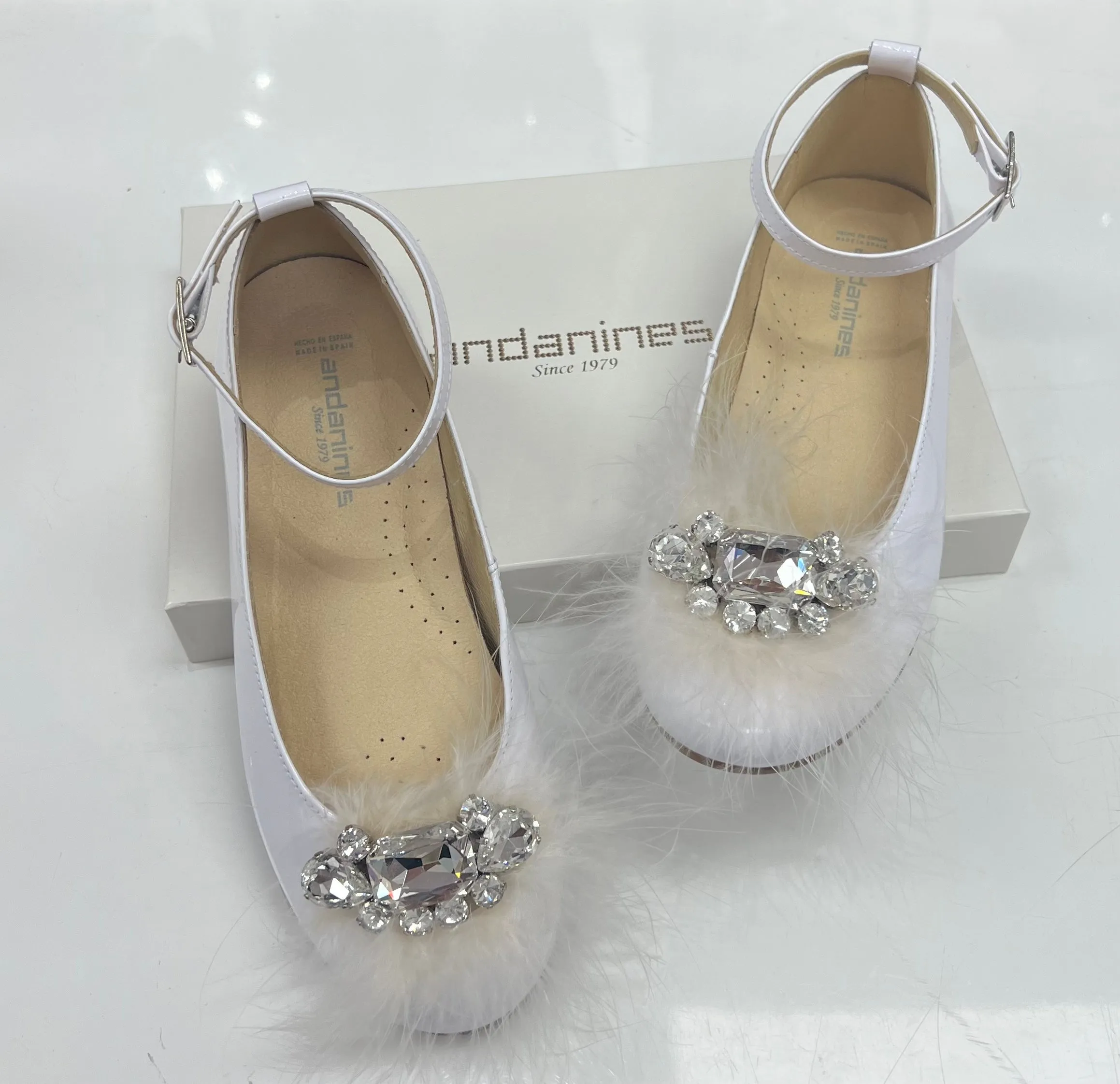 181415 Andanines White Patent Feather Jewel Shoe