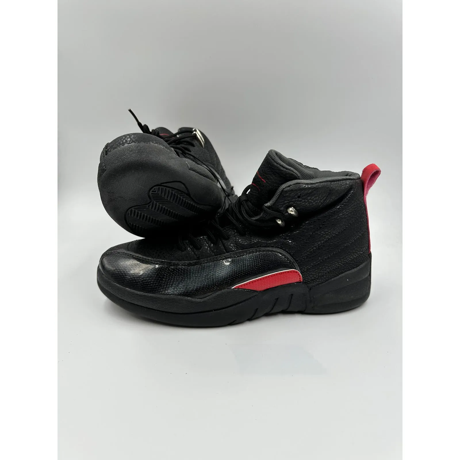 Men's Size 7, High Top Basketball Sneakers, All Black with Red Accents