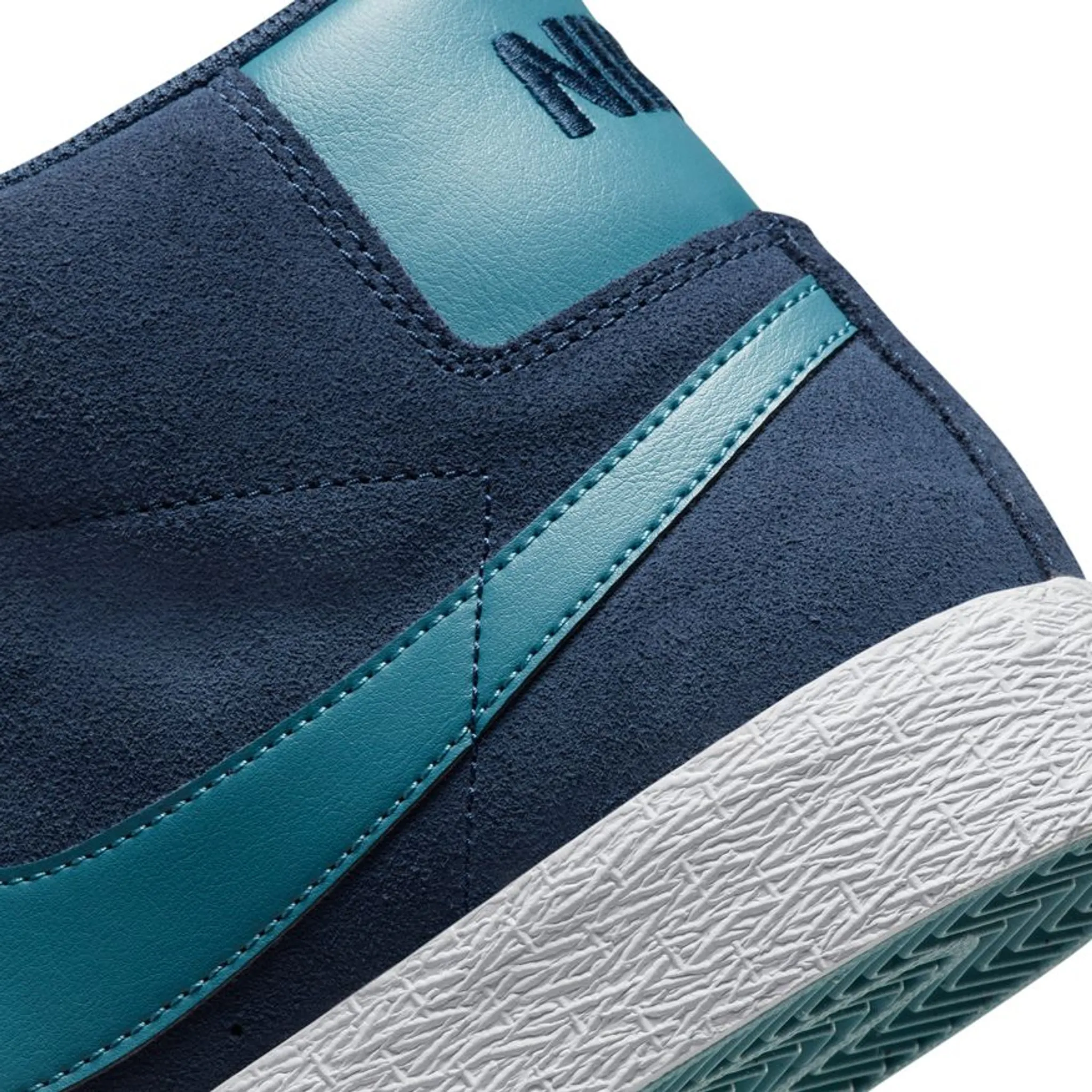 Nike SB Zoom Blazer Mid Skate Shoes