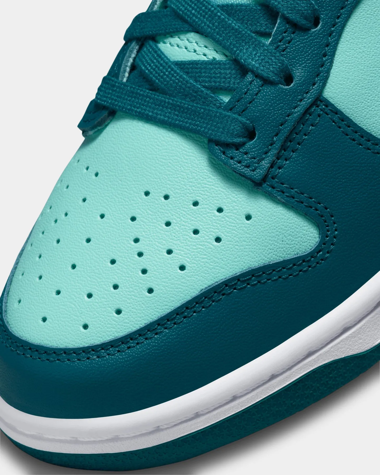 Nike Women's Dunk Low "Geode Teal" Geode Teal/White