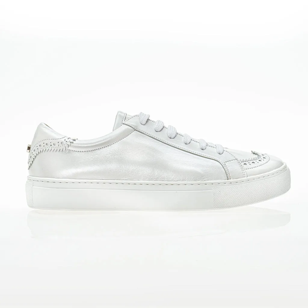 Steps Sneakers Pearl White