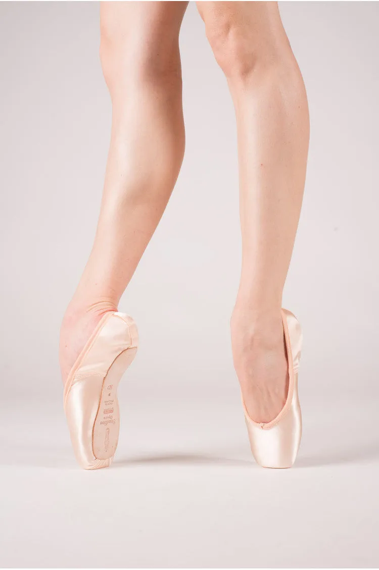 Studio Opera Pointe Shoe