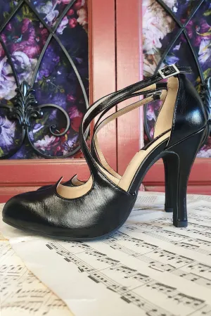 Vixen Shoe (Black)