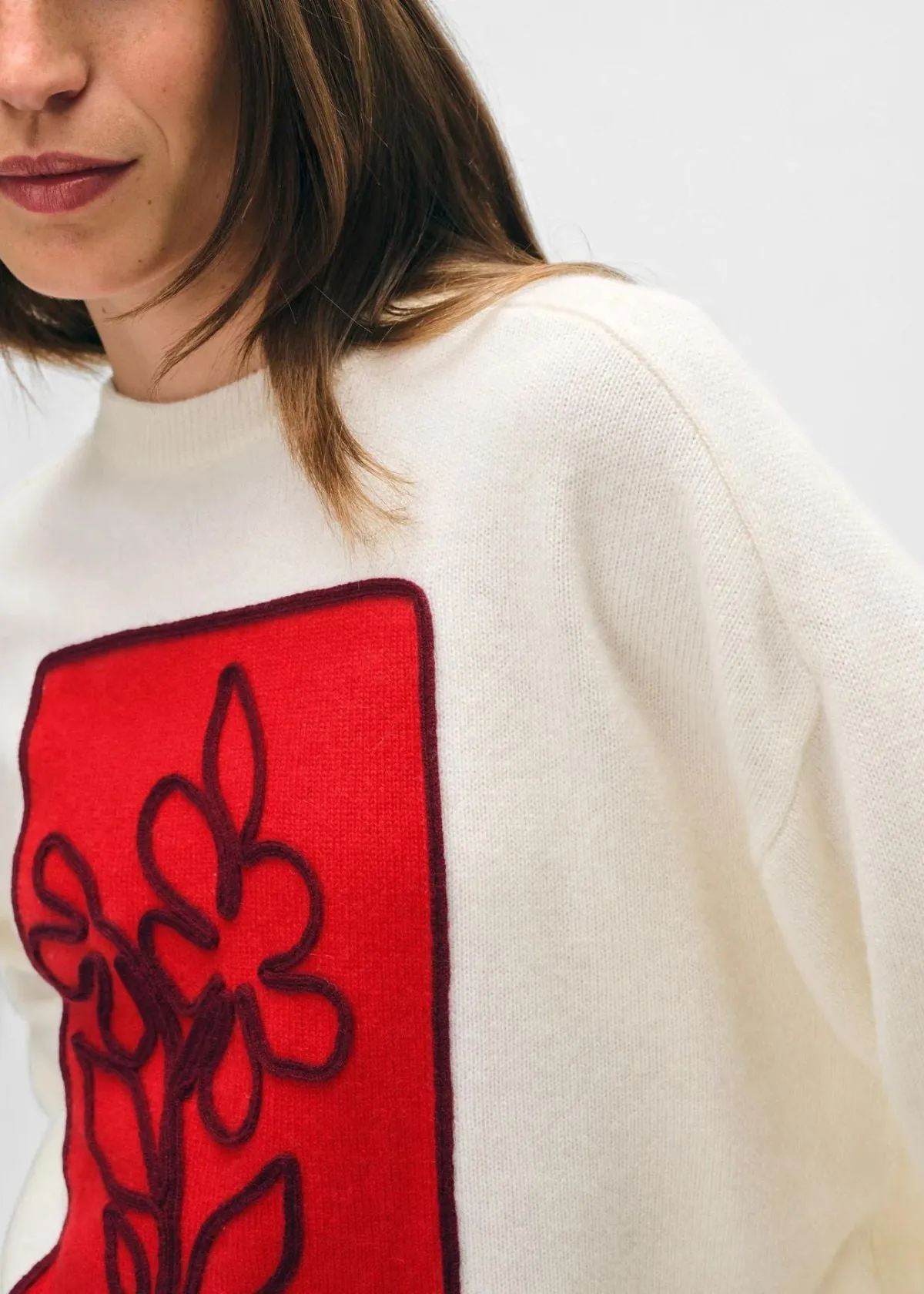 WHITE   WARREN Cashmere Floral Applique Crewneck Sweater